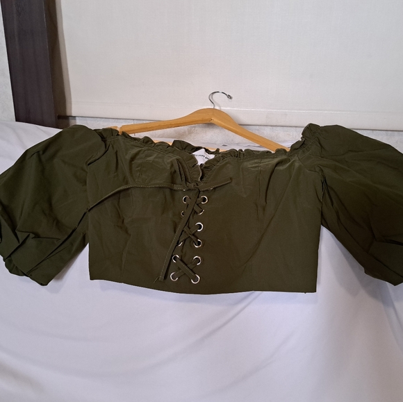 Better Be Tops - Better Be | variety sizes | Hunter Green off Shoulder Crop Top